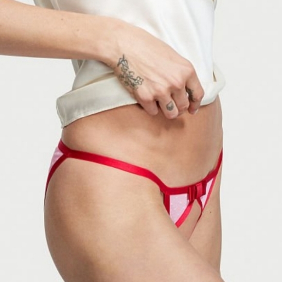 Victoria's Secret Crotchless Cheekini Very Sexy Panties - Picture 3 of 4